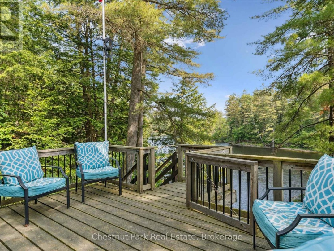 1082 MAPLEWOOD ROAD E, 