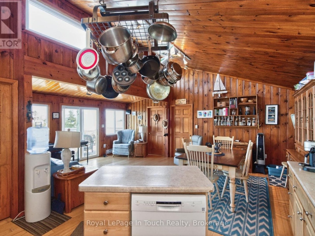 4 IS 270 SIX MILE LAKE ISLAND, 