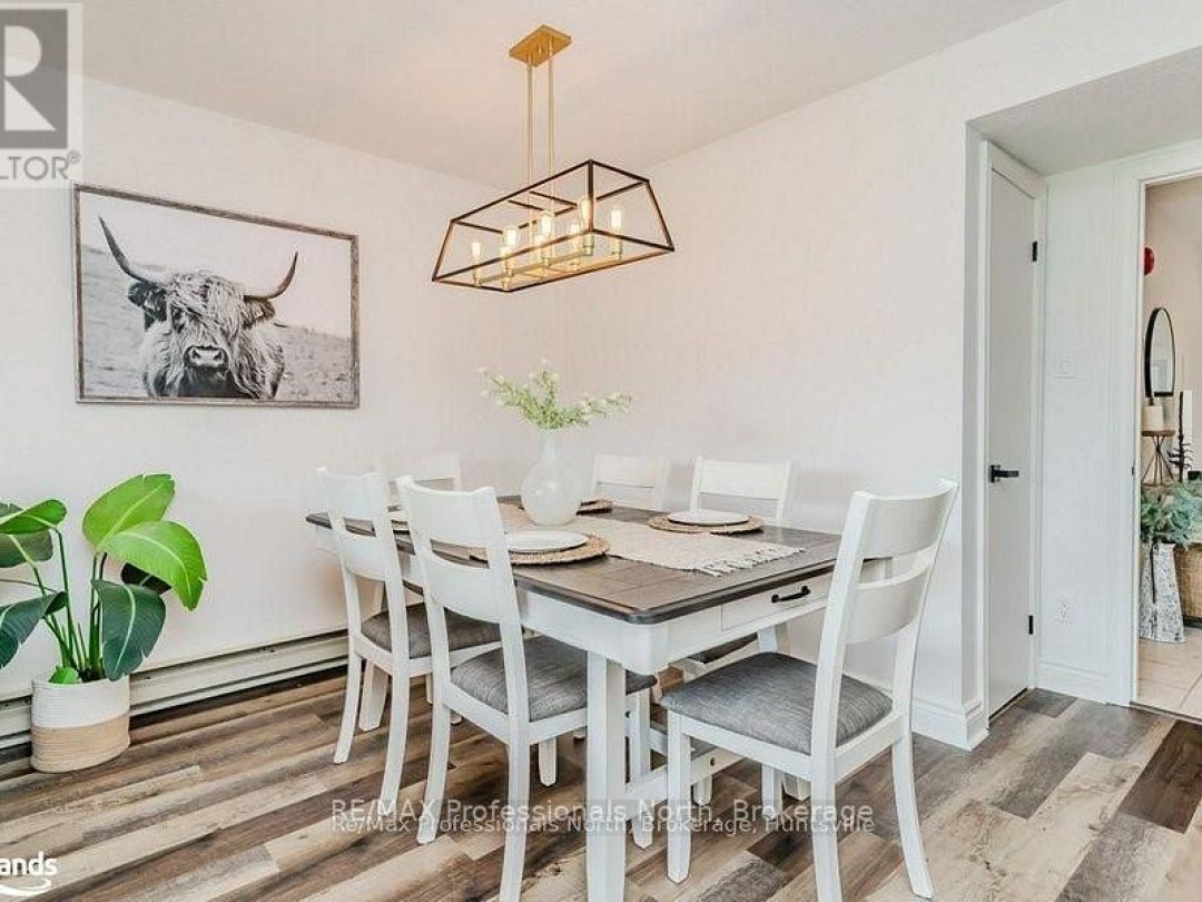 105 33 Deerhurst Greens Drive, Peninsula Lake