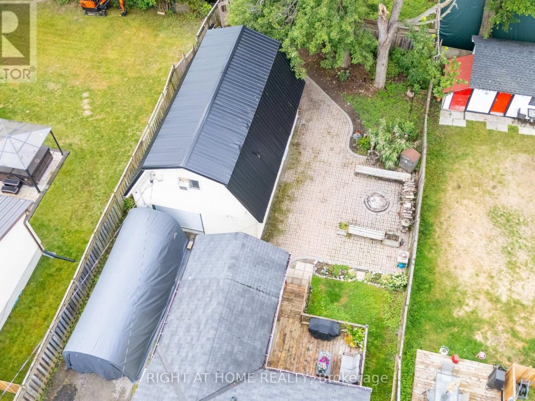 3392 CORONATION AVENUE, 