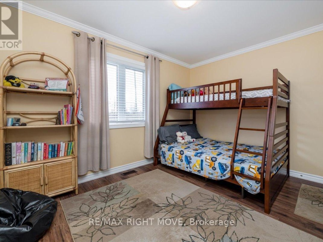 1 SINCLAIR CRESCENT, 