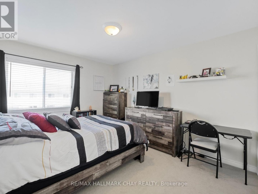 5 800 West Ridge Boulevard, Orillia