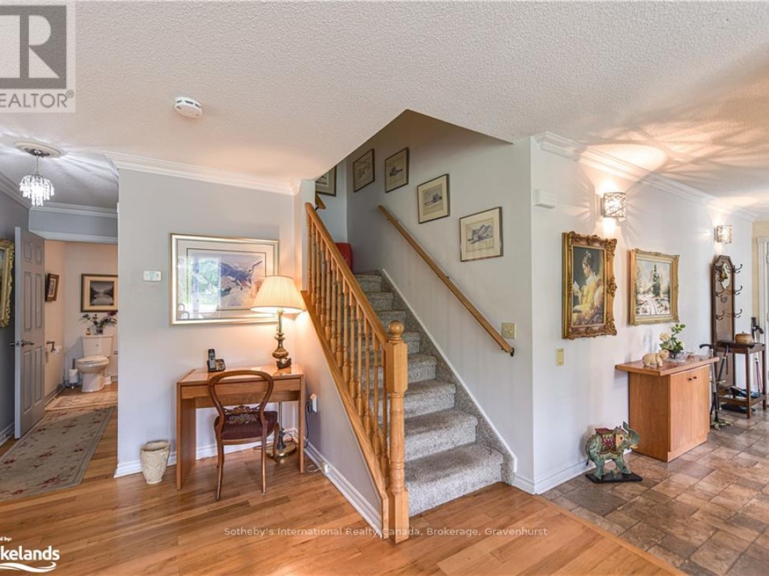 101 10 Museum Drive, Orillia