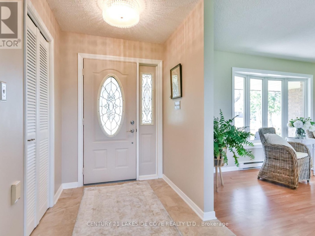 121 Bayshore Drive, Lake Simcoe