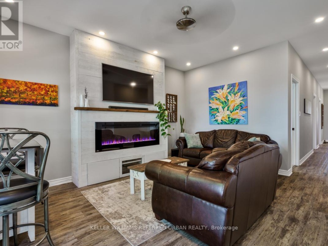210 Morrison Avenue, Lake Simcoe
