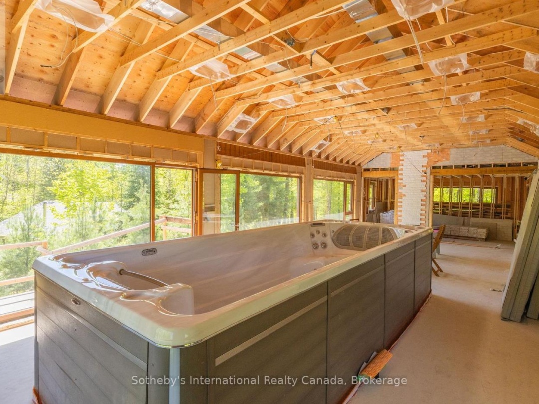 1739 Trapper's Trail Road, Miskwabi Lake