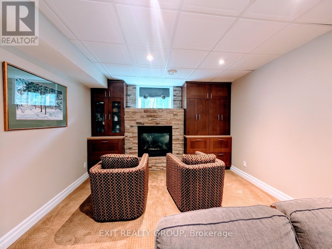 76 JOHN DILLINGNO STREET, 