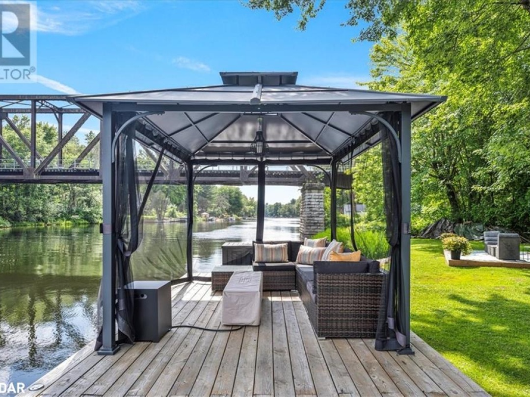 1057 Severn River Road, Severn River