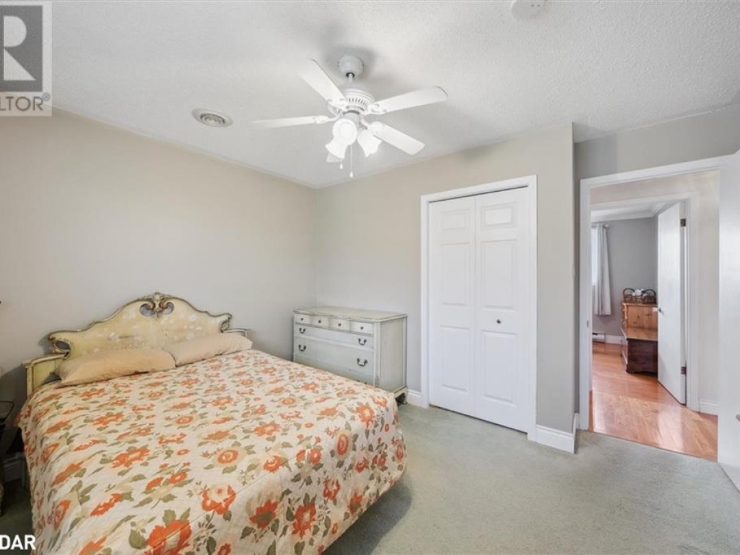 381 Country Club Circle, Pigeon Lake