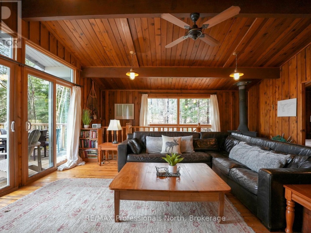 2787 Watts Road, Kennisis Lake