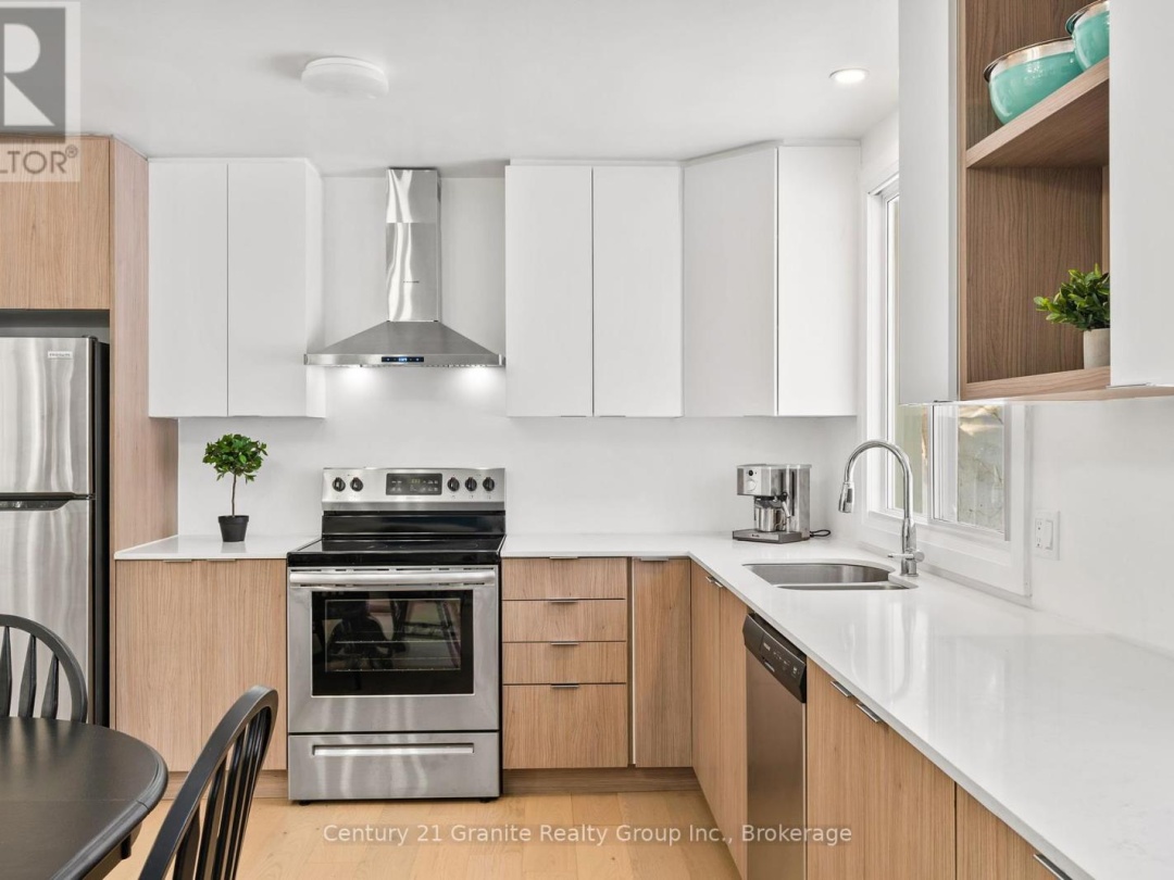 7032 COUNTY ROAD 121, 