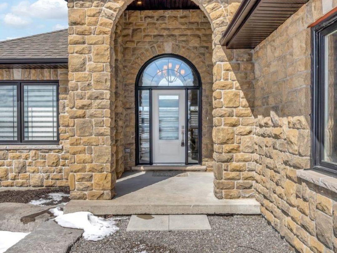 16 AVALON DRIVE, Sturgeon Lake