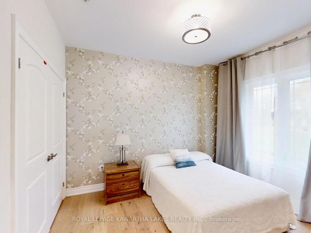 2501 Lakeshore Drive, Lake Simcoe