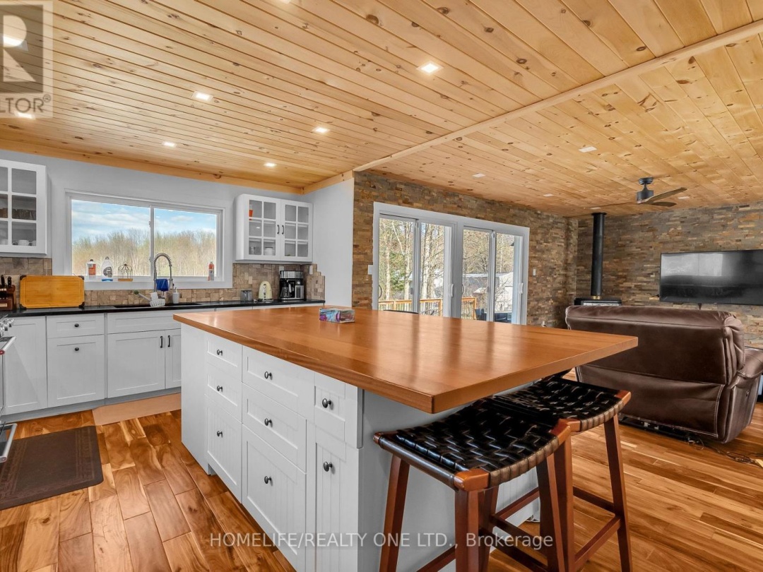 4055 Glen Cedar Drive, Lake Simcoe