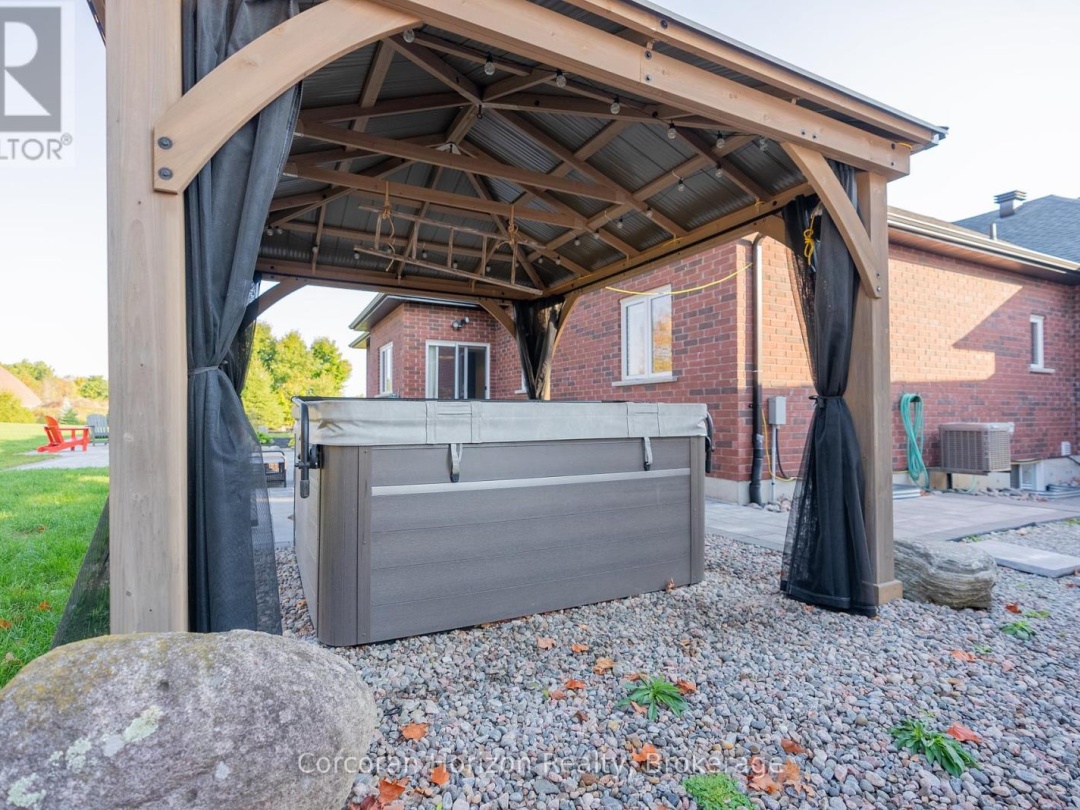 12 REIDS RIDGE, 