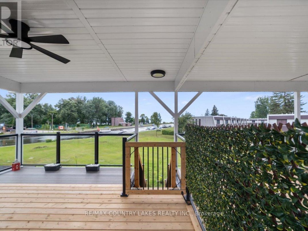 9 3 Paradise Boulevard, Lake Simcoe