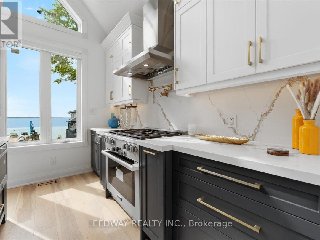 24410 Thorah Park Boulevard, Lake Simcoe