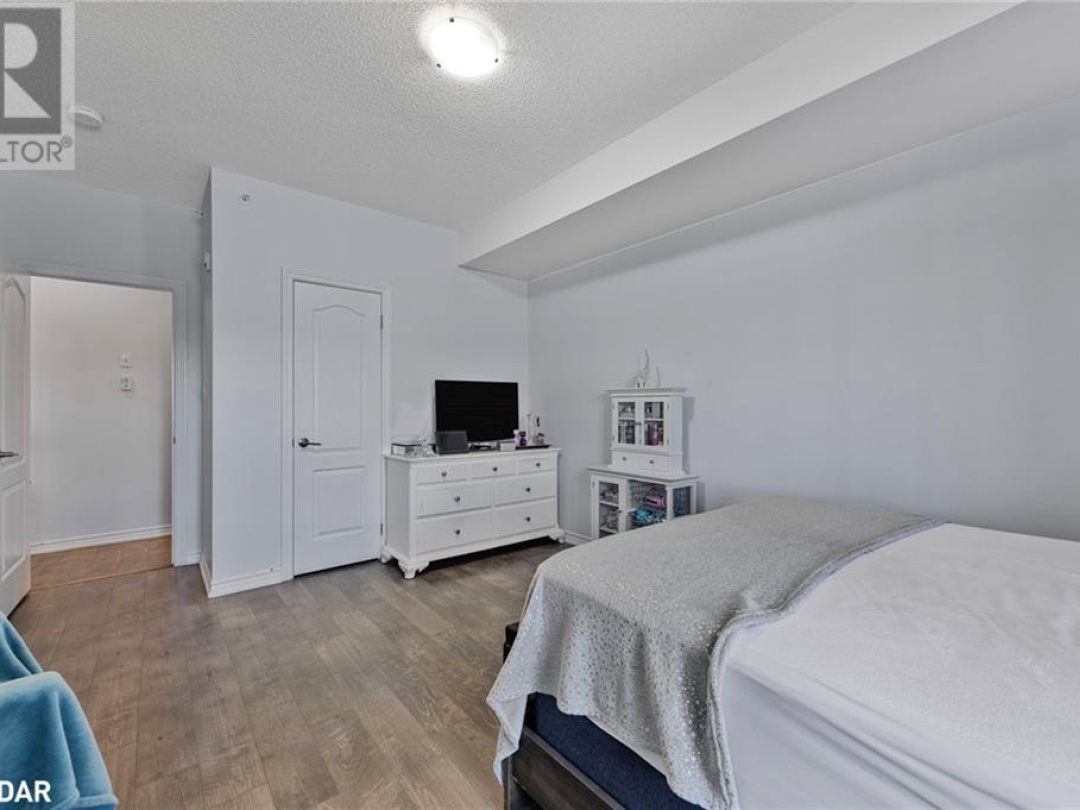 720 YONGE Street Unit# 205, 