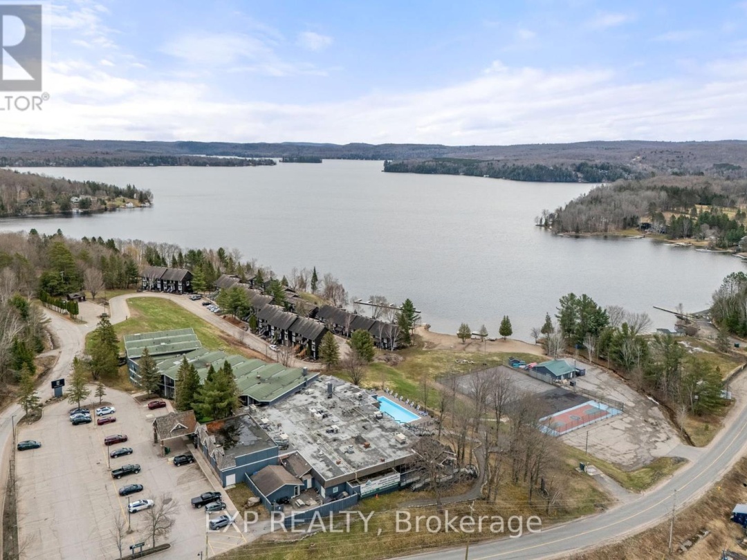6 12 Turner Drive, Peninsula Lake