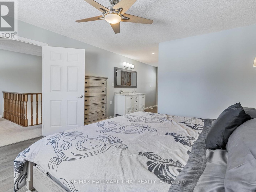 5810 Lowanda Lane, Ramara