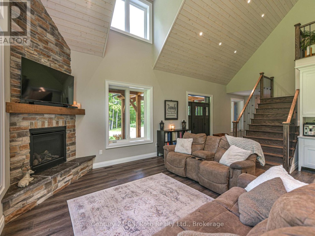 3082 FAIRGROUNDS ROAD, 