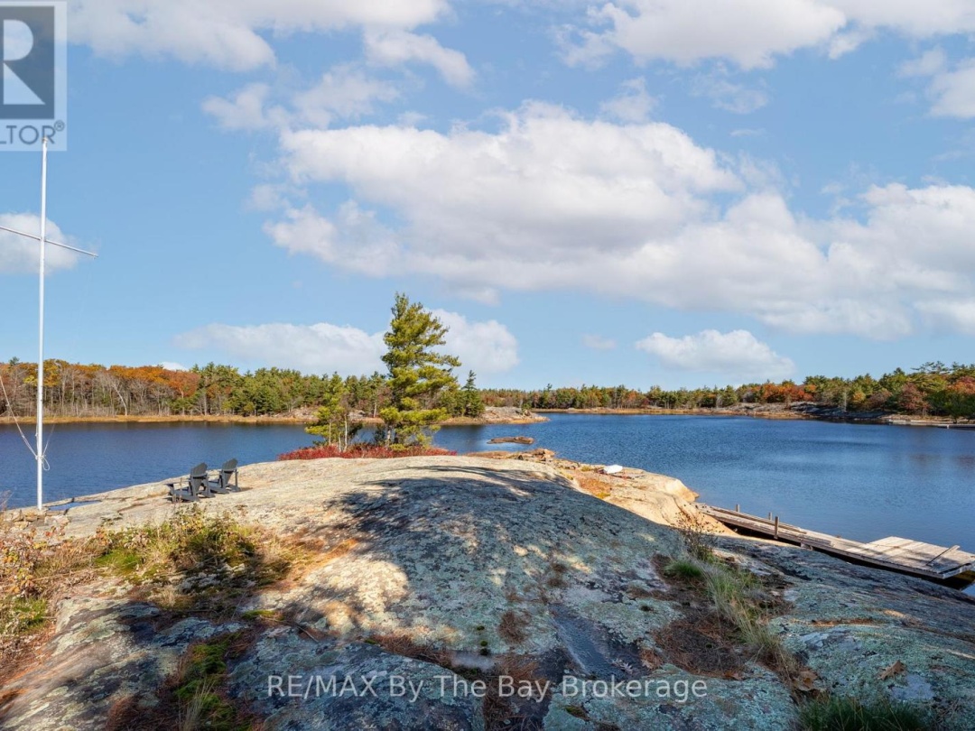 2 ISLAND 2890, Georgian Bay
