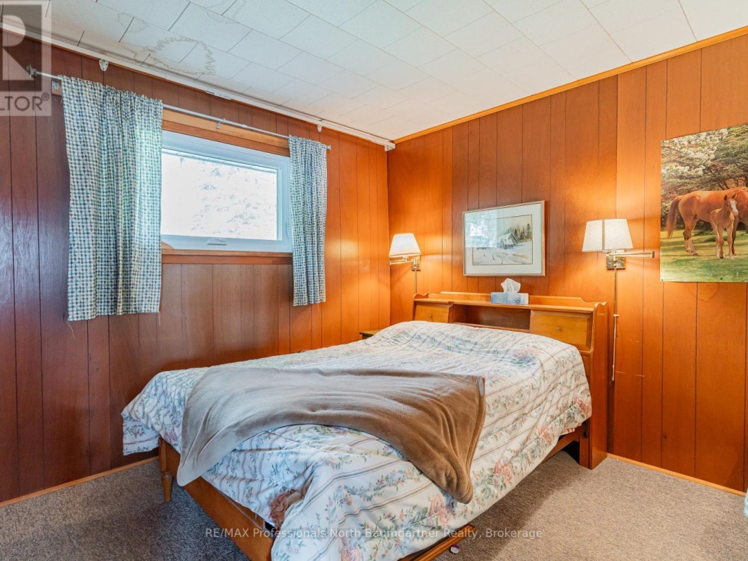 1175 Twin Rocks Lane, Kushog Lake