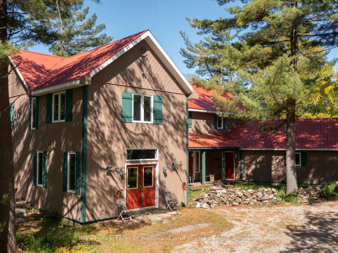733 Whites Falls Road, Six Mile Lake