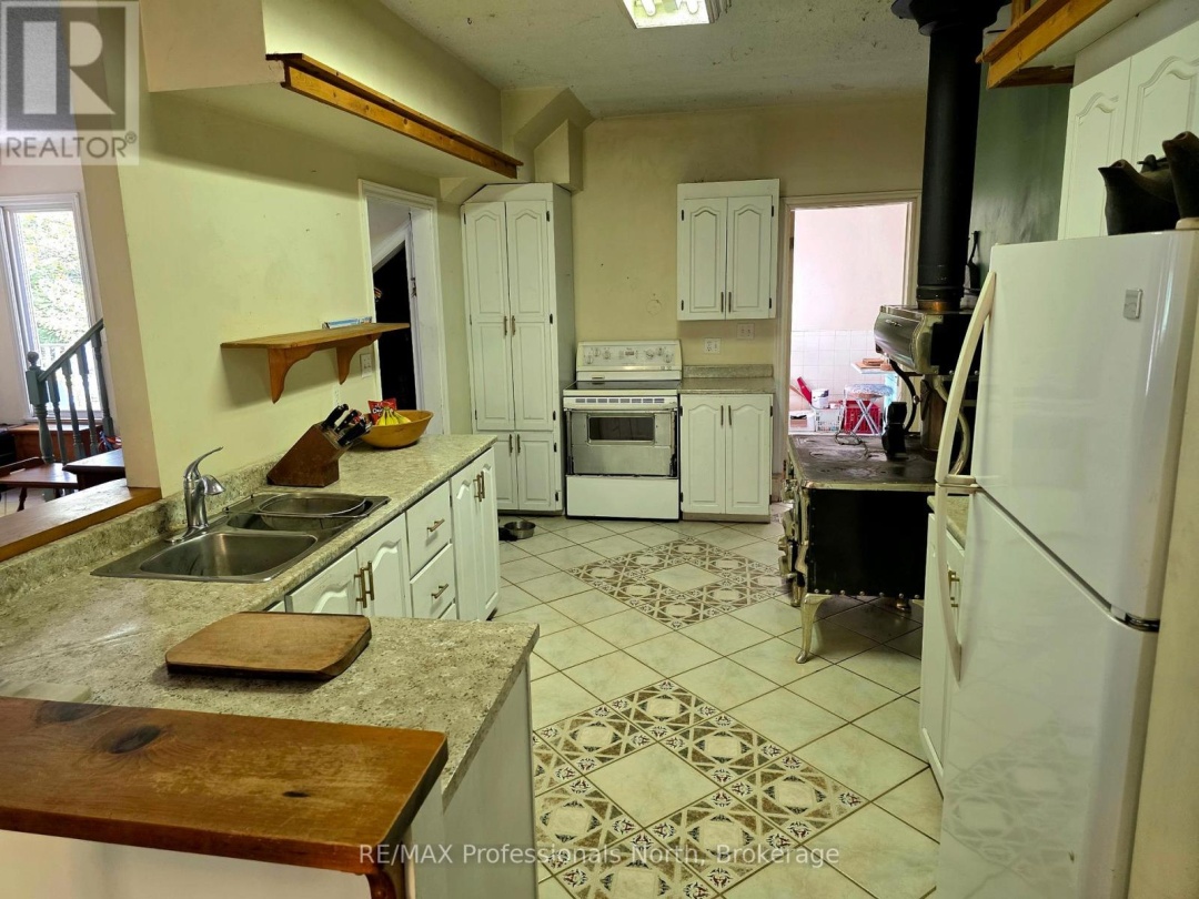 92 CONCESSION 2 & 3 ROAD W, 