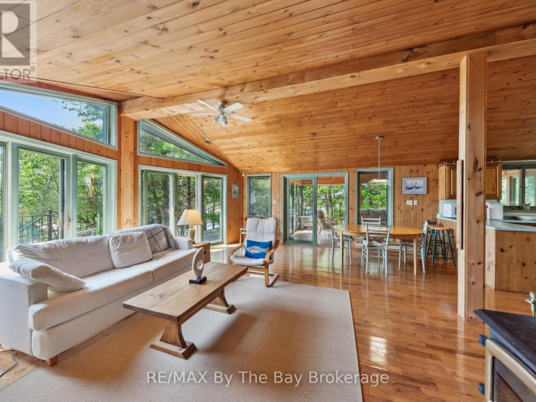 12 IS 3900 GEORGIAN BAY, 