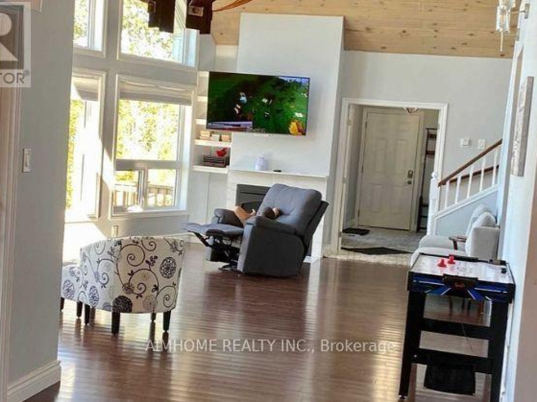 2858 Lakeshore Road E, Oro-Medonte