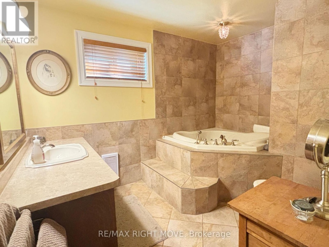 1185 WOODLAND DRIVE, 