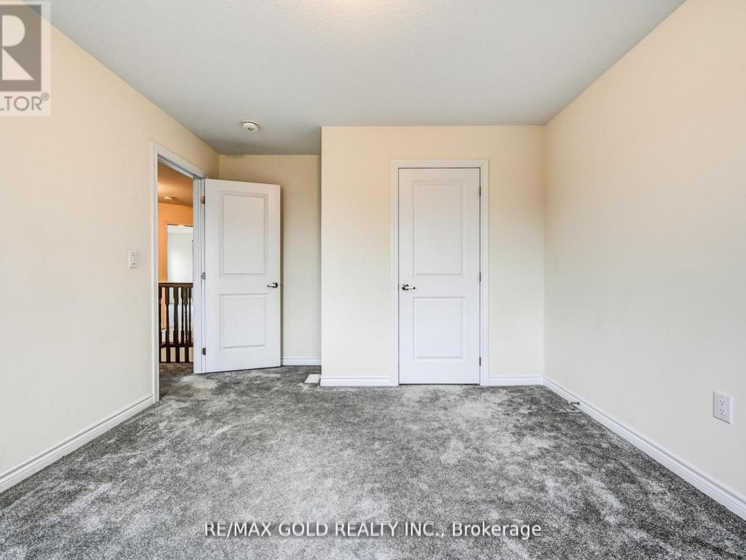 84 Atlantis Drive W, Orillia