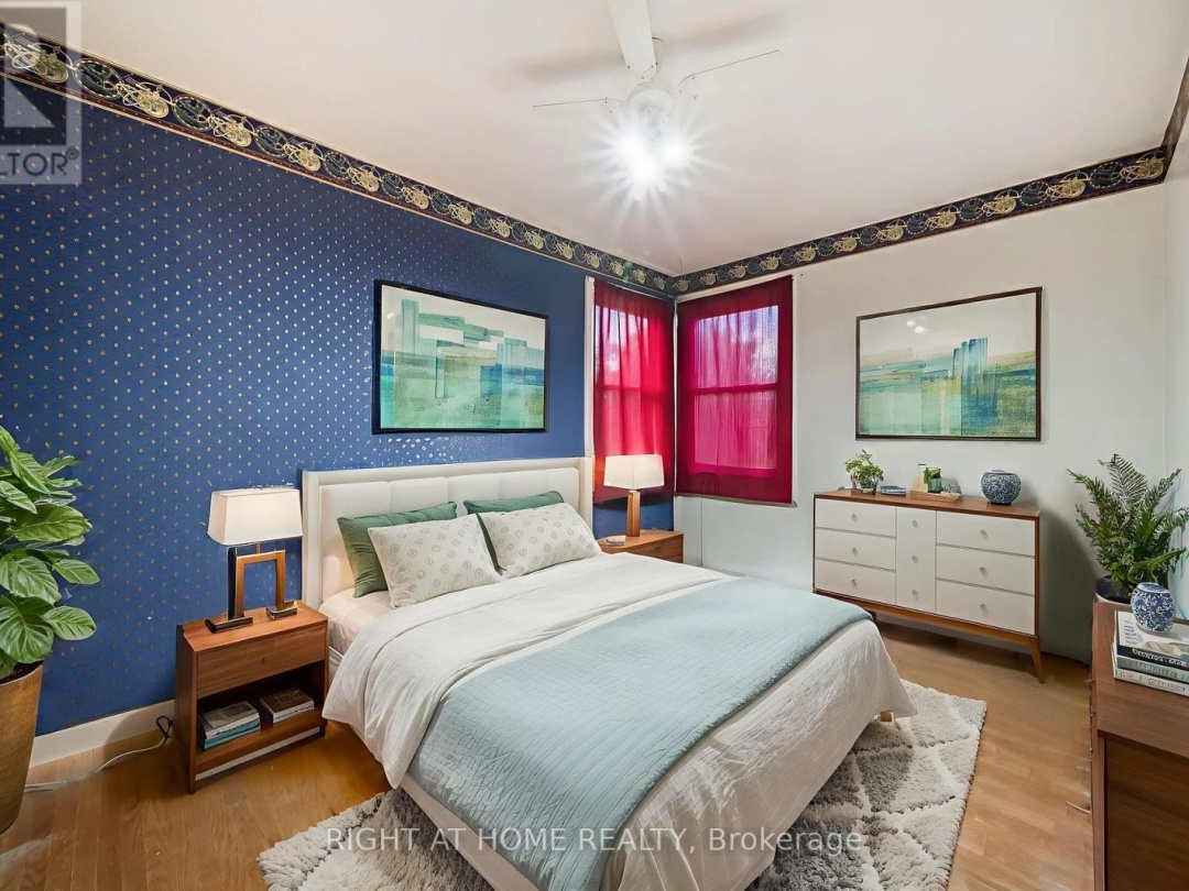 392 BAYVIEW PARKWAY, 