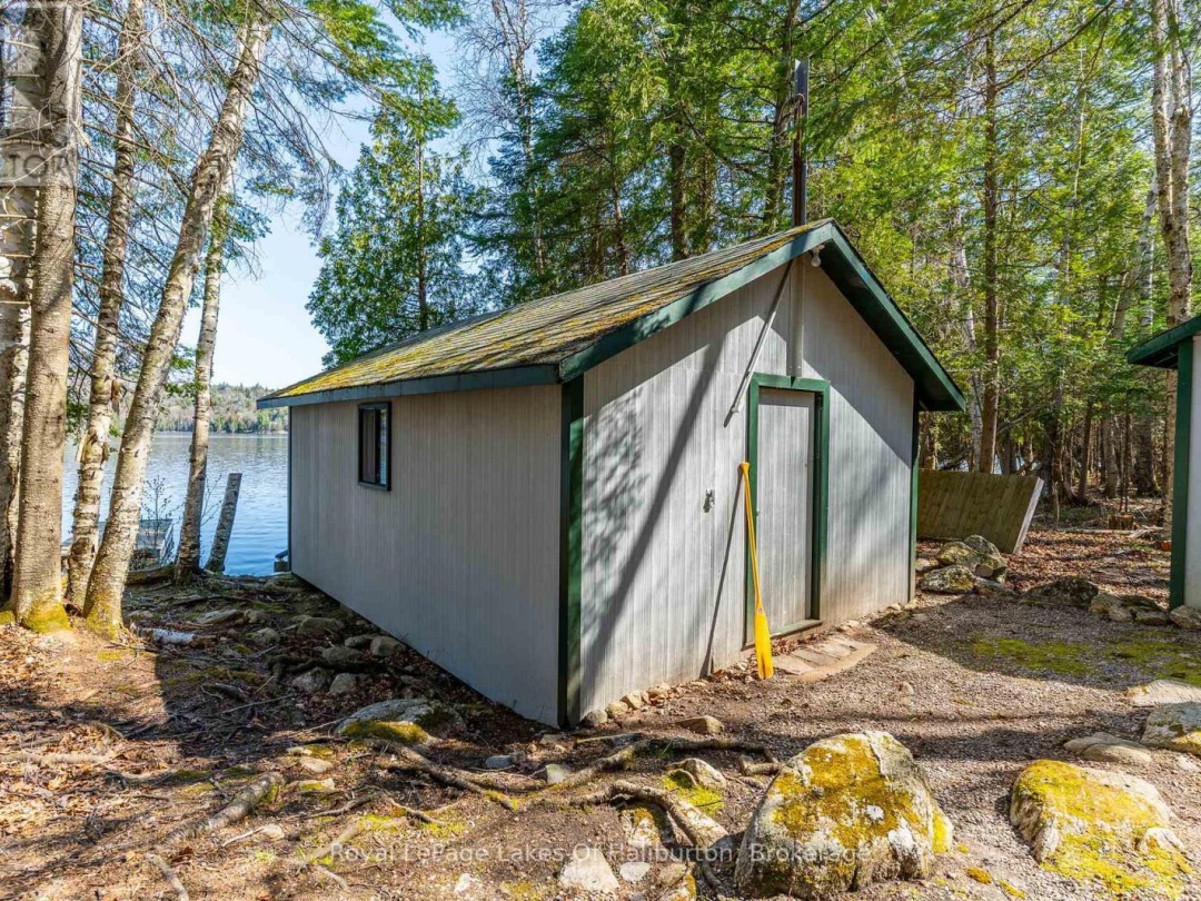 1096 Reg's Trail, Drag Lake