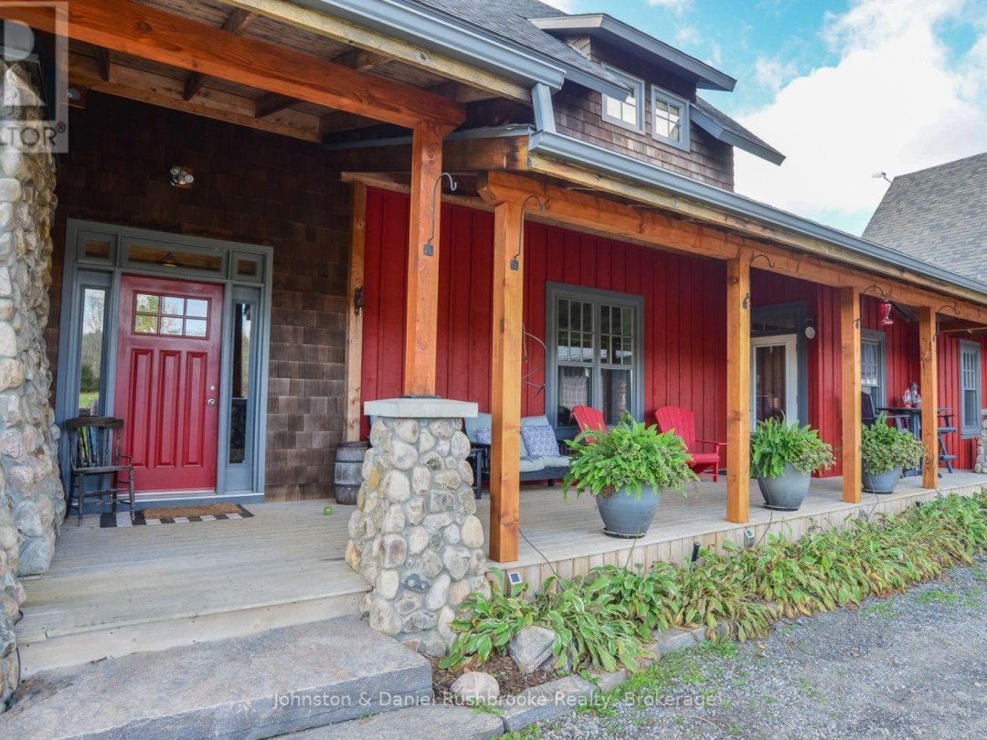 1422 MUSKOKA RD 118 ROAD W, 