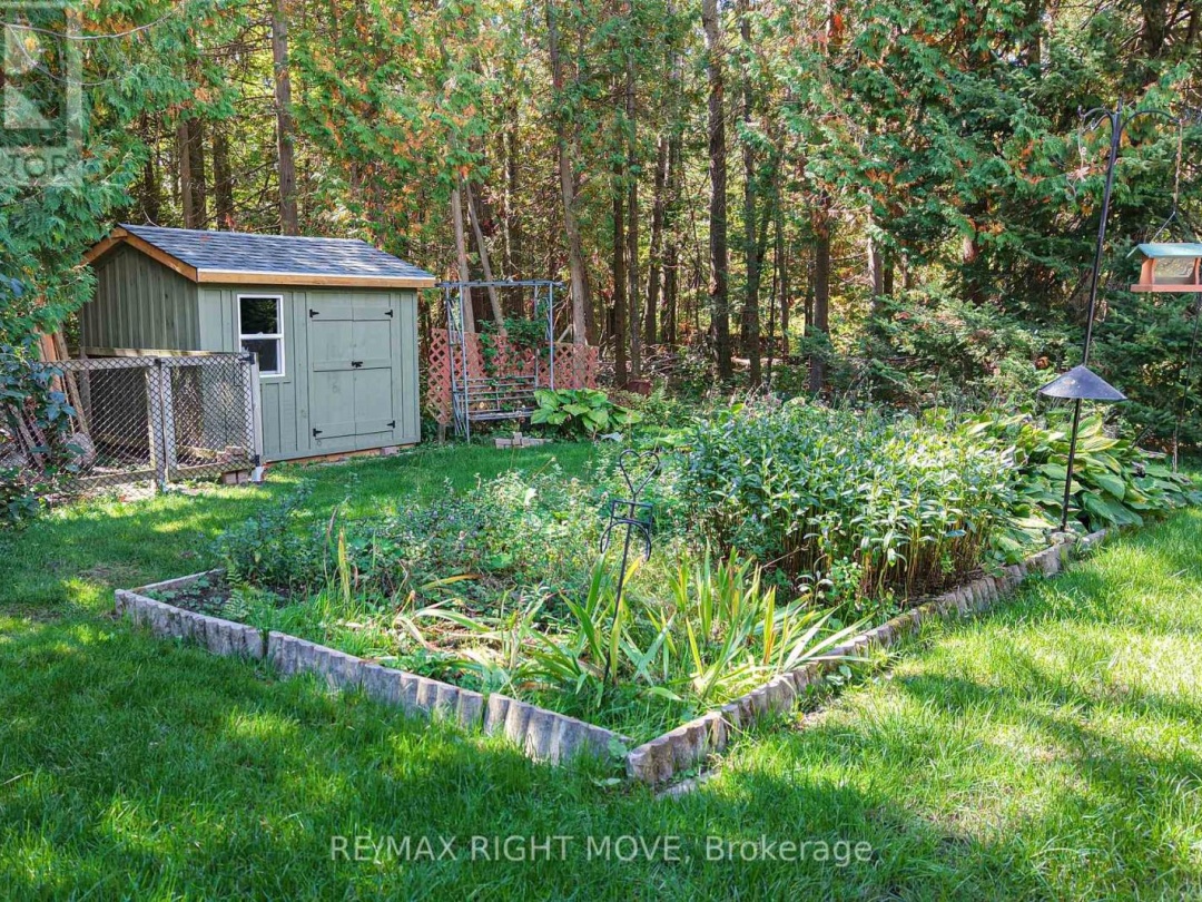 1892 CARRIAGE COURT, 