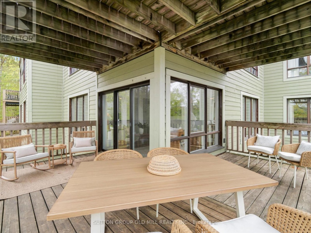 203 26 Deerhurst Drive, Peninsula Lake