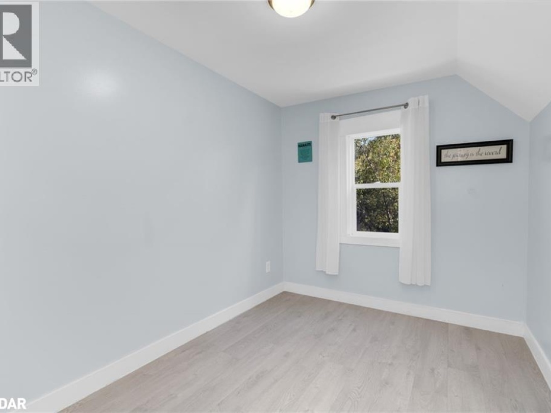 14 FETTERLY Street N, 