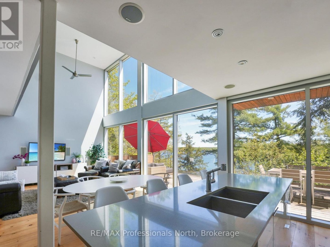1004 Lipton Drive, Kennisis Lake