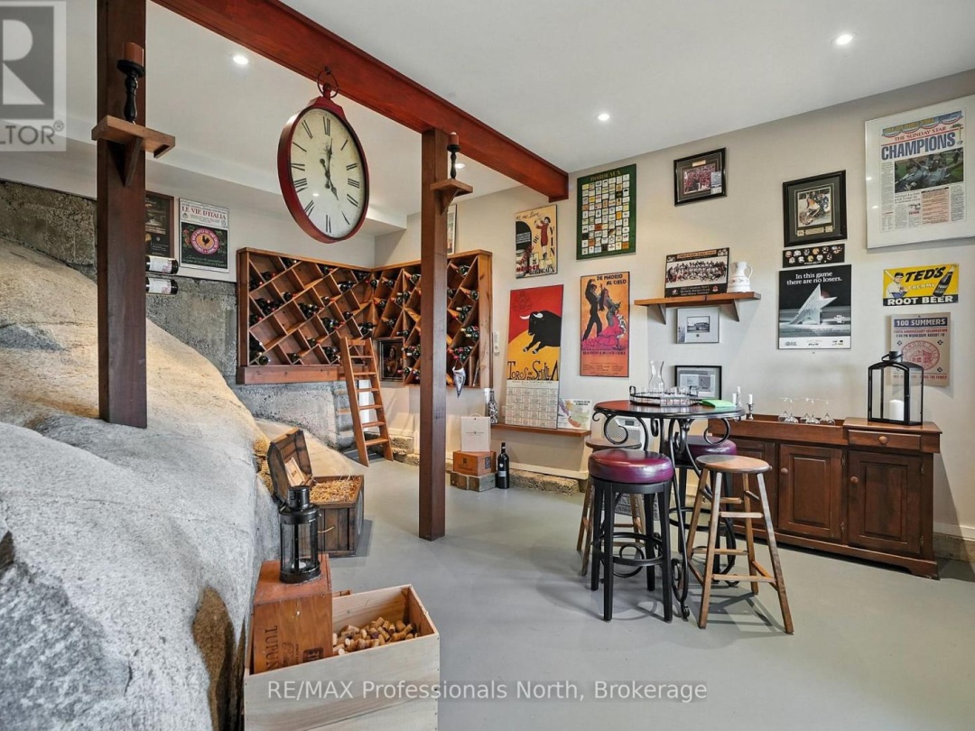 1055 BOXSTOVE POINT TRAIL, 