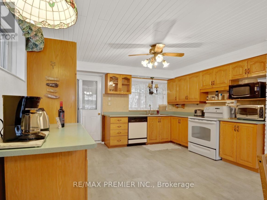 570 Phillip Street E, Gull Lake