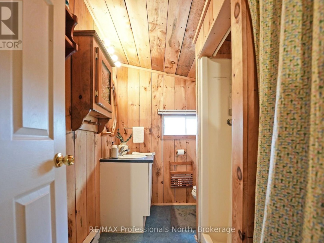 1056 KODIAK TRAIL, Glamor Lake