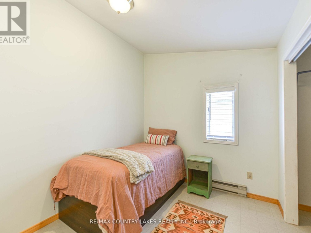 2102 LAKESHORE DRIVE, Lake Simcoe