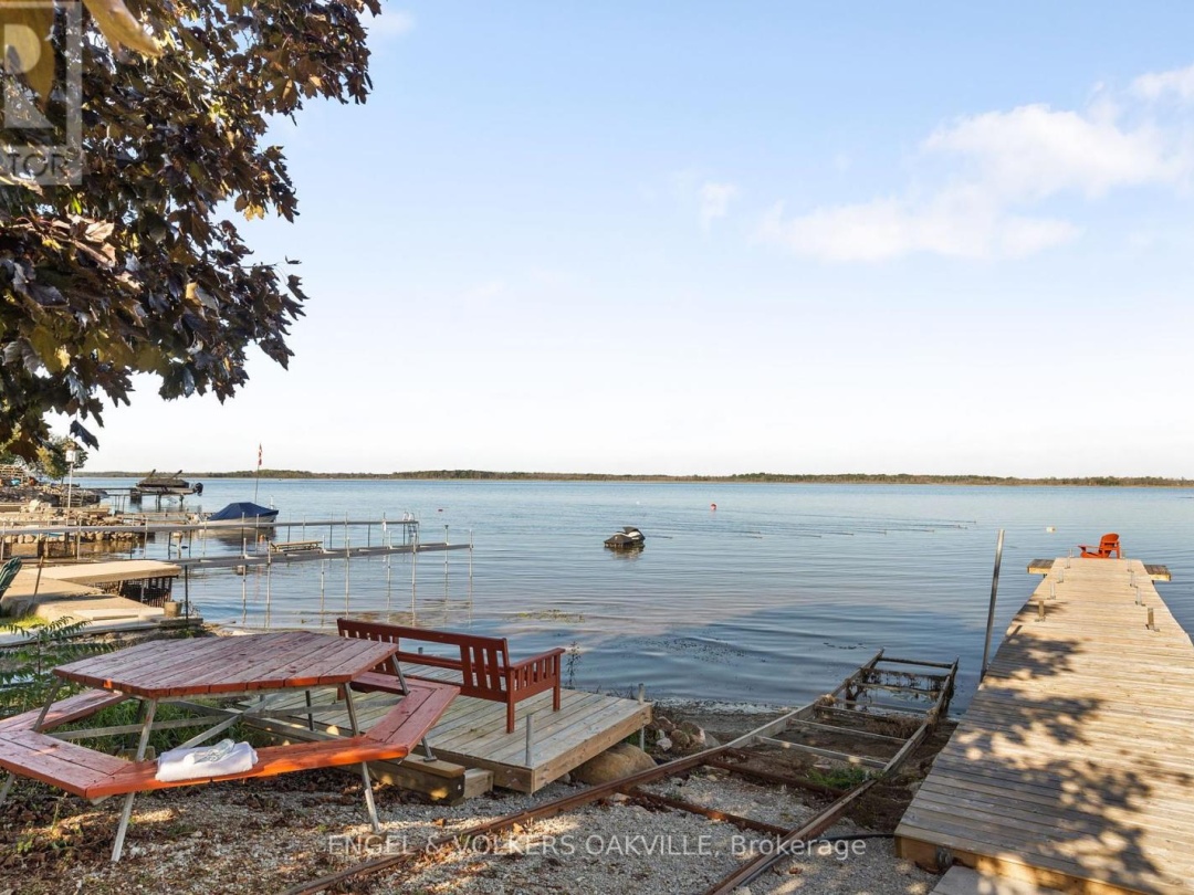 216 ROBINS POINT ROAD, 