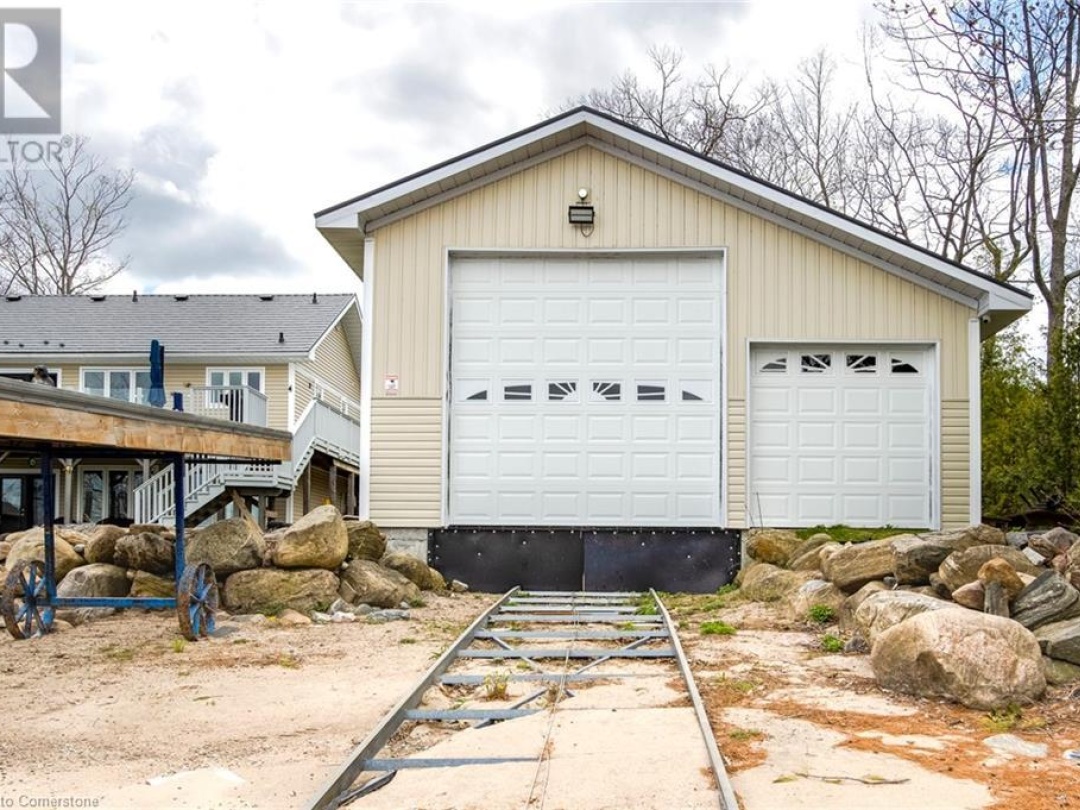 14 Lighthouse Crescent S, Georgian Bay