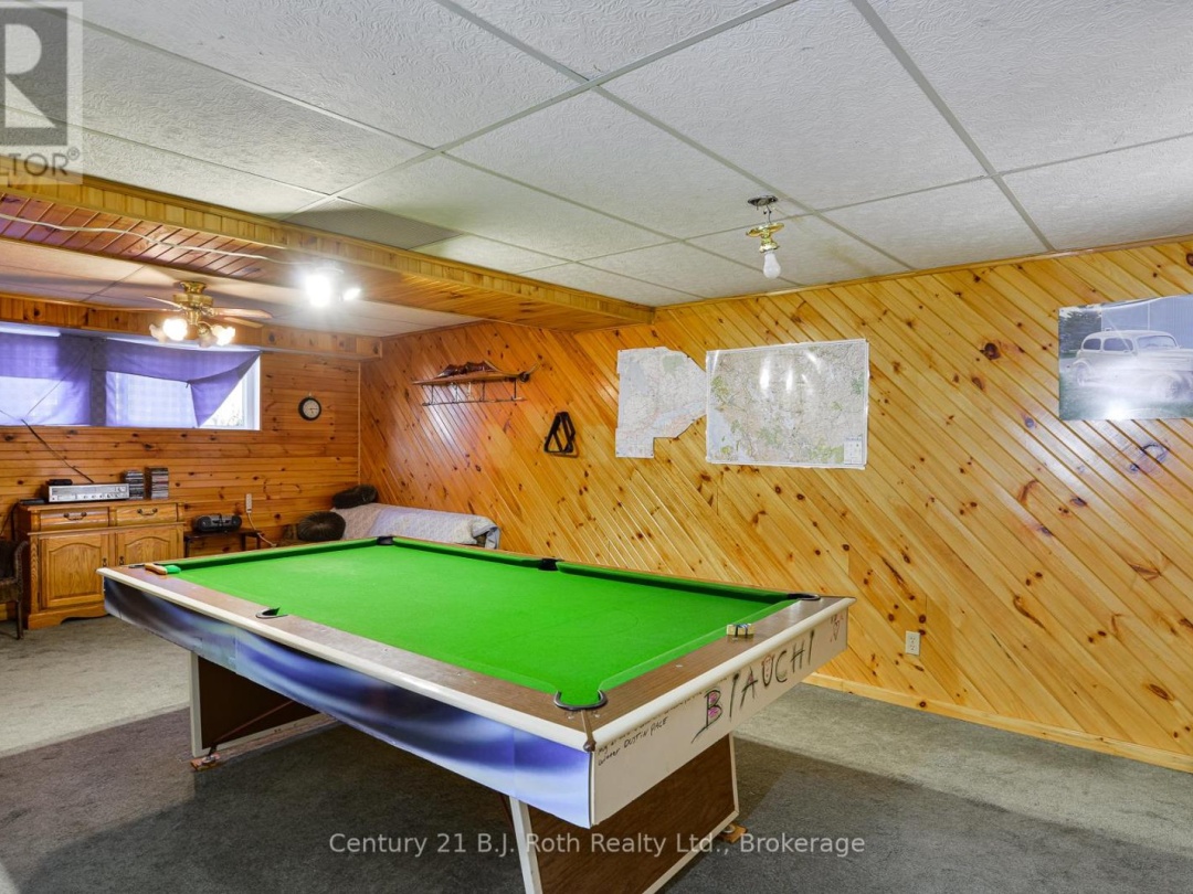 3 VINE STREET, 