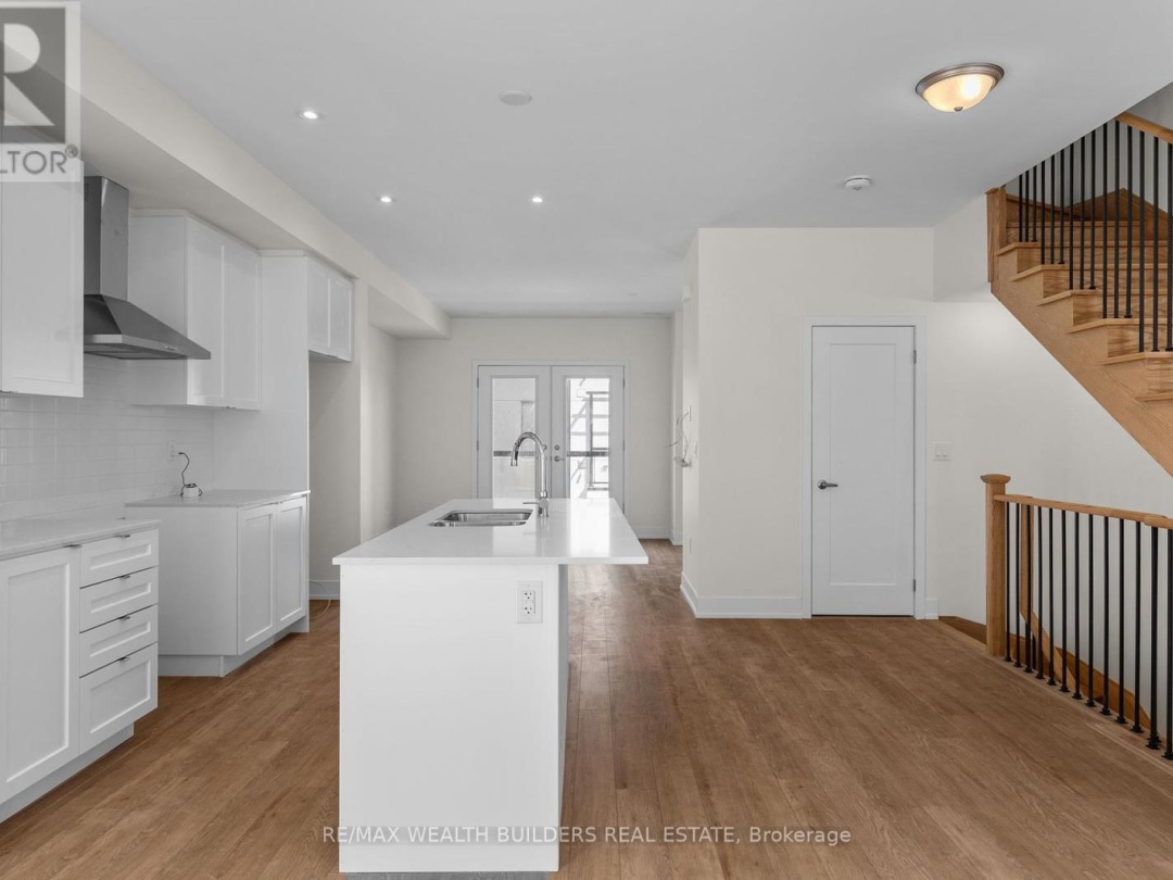 8 Mariners Pier Way, Lake Simcoe