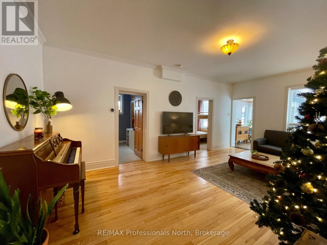 6 DUNCAN ST E STREET, 