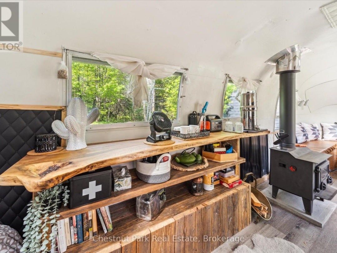 216 BLACKWATER LAKE ROAD, Seguin